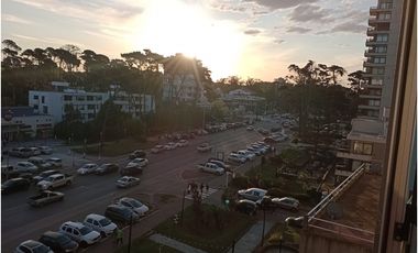 Pinamar - Venta departamento 3 amb - cochera - sobre Av Bunge