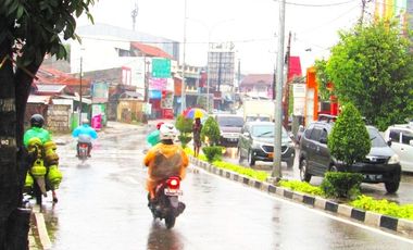 Jl Raya Bogor Cilodong Depok Ruko3.5 Lt 9x4 meterStrategis Dijual LT80m2 SEBELAH INDOMARET & JANJI JIWA