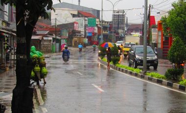 Jl Raya Bogor Cilodong Depok Ruko3.5 Lt 9x4 meterStrategis Dijual LT80m2 SEBELAH INDOMARET & JANJI JIWA