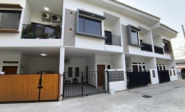 Rumah 2 Lantai SHM di Bintara Jaya Selangkah ke Kalimalang dekat LRT Cikunir