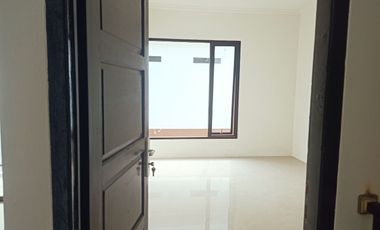 Rumah 2 Lantai SHM di Bintara Jaya Selangkah ke Kalimalang dekat LRT Cikunir