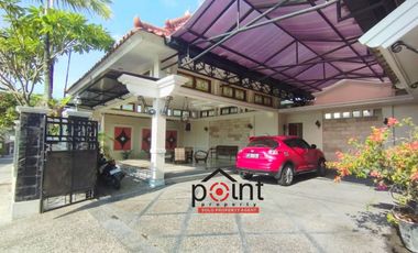 Rumah luas full furnished tepi jalan raya di Banjarsari solo kota