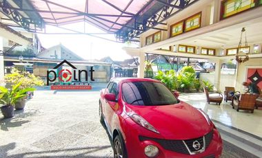 Rumah luas full furnished tepi jalan raya di Banjarsari solo kota