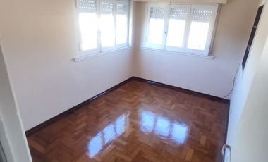 Casa PH en alquiler en Ramos Mejia Sur