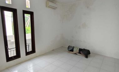 Affordable 2-Story House in Ungasan, Ready to Move In, Villa Surrounding, Near the Beach