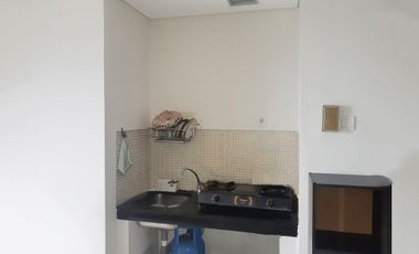 Disewa Apartemen Sky Terrace, Furnished Dengan View Kolam Renang