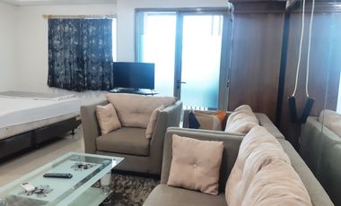 Disewa Apartemen Sky Terrace, Furnished Dengan View Mall Daan Mogot