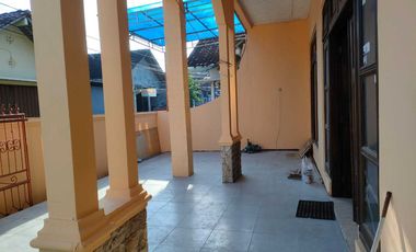 Dikontrakkan Rumah 2Lantai  di Seputaran Hotel Hyatt Jln Palagan