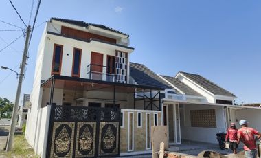 Rumah Strategis Solo Colomadu 2 Lantai 5 menit dari Bandara Solo