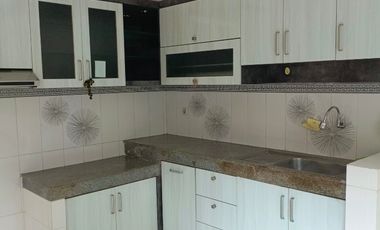 Disewakan rumah 2 lantai nyaman Lebar 8