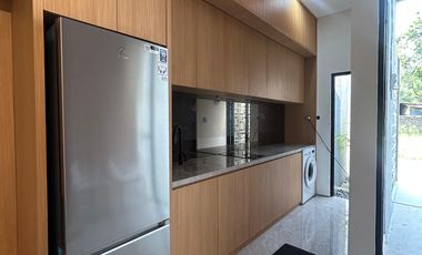 Rumah Ready 2 Lantai Dekat TipTop & UNJ , Bisa KPR