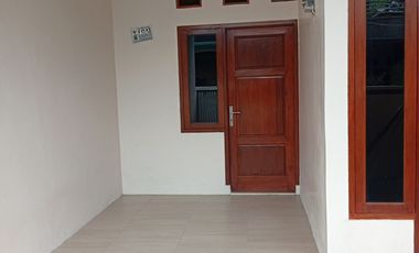 Rumah Bebas Banjir 15 Mnt ke Blu Plaza Siap Huni Dibantu KPR  J-32860