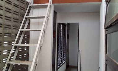 Rumah 2 Lt SHM 15 menit ke Tol Bekasi Timur 1 Dibantu KPR J-32819