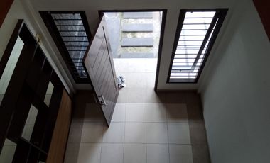 Rumah 2 Lt SHM 15 menit ke Tol Bekasi Timur 1 Dibantu KPR J-32819