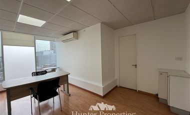Oficina en Arriendo en A pasos del metro Manuel Monntt