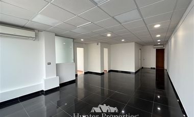 Oficina en Arriendo en A pasos del metro Manuel Monntt