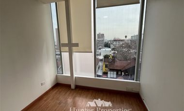 Oficina en Arriendo en A pasos del metro Manuel Monntt