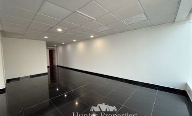 Oficina en Arriendo en A pasos del metro Manuel Monntt
