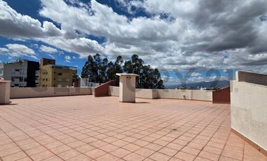 Departamento con terraza en Venta Urb. Lomas de Monteserrin