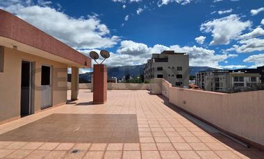 Departamento con terraza en Venta Urb. Lomas de Monteserrin