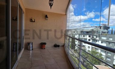 Departamento con terraza en Venta Urb. Lomas de Monteserrin