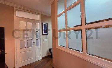 Departamento con terraza en Venta Urb. Lomas de Monteserrin