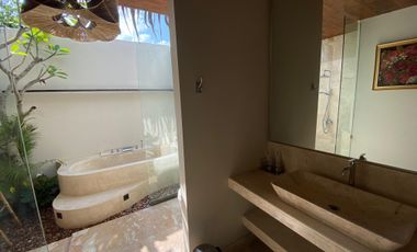 Villa impian dekat malioboro with sunbed area family room private pool