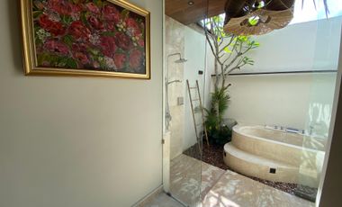 Villa impian dekat malioboro with sunbed area family room private pool