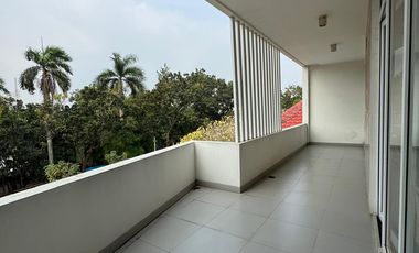 GEDUNG KANTOR MEWAH 3 LANTAI ADA LIFT LOKASI STRATEGIS DI ANGGREK LOKA BSD