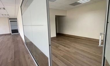 Oficina en venta en San Pedro, edificio Los Soles