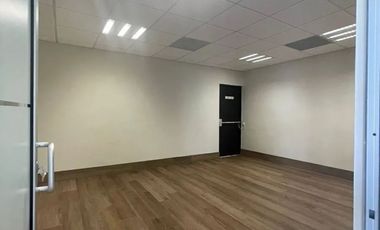 Oficina en venta en San Pedro, edificio Los Soles