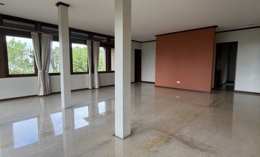 Rumah Besar Nyaman View Bagus dekat Kampus UPI Setiabudi Bandung
