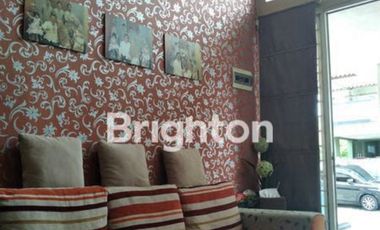 DIJUAL RUMAH SEMIFURNISH TENGAH KOTA BERNUANSA MINIMALIS LOKASI CBI