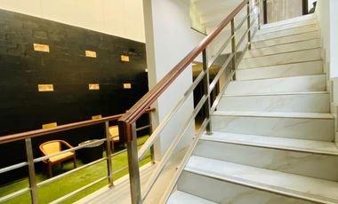 Disewakan Rumah Cantik Model Mezanine Siap Huni di Kemang Selatan