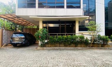 Disewakan Rumah Cantik Model Mezanine Siap Huni di Kemang Selatan