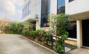 Disewakan Rumah Cantik Model Mezanine Siap Huni di Kemang Selatan