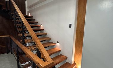 For Sale: 3BR House/Townhouse Congressional Extension,Quezon City Tierra Verde 1