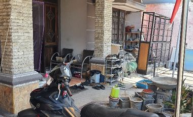 MINIMALIS 2 Lantai di Taman Pondok Jati Sidoarjo