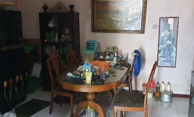 MINIMALIS 2 Lantai di Taman Pondok Jati Sidoarjo