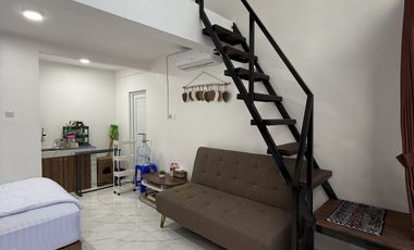 Kost bulanan konsep villa private pool and jacuzzi