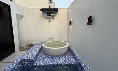 Kost bulanan konsep villa private pool and jacuzzi