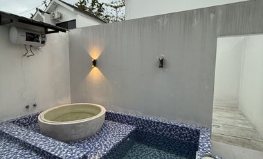 Kost bulanan konsep villa private pool and jacuzzi