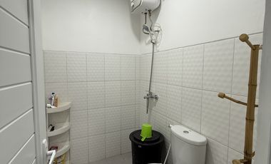 Kost bulanan konsep villa private pool and jacuzzi