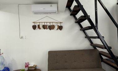 Kost bulanan konsep villa private pool and jacuzzi