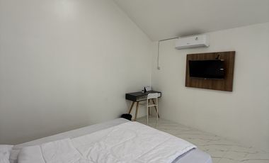 Kost bulanan konsep villa private pool and jacuzzi