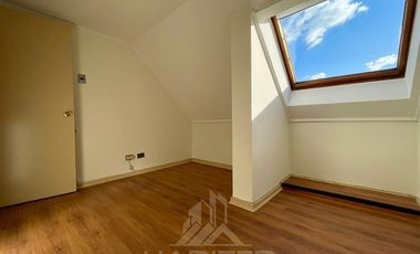 Departamento en Venta en COD39054 Gran departamento duplex a pasos de Clínica Alemana, Colegio Alemán y Universidades.