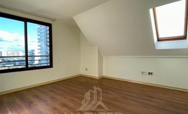 Departamento en Venta en COD39054 Gran departamento duplex a pasos de Clínica Alemana, Colegio Alemán y Universidades.