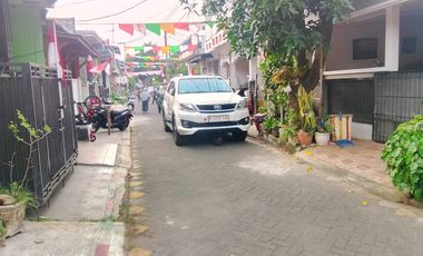 Di jual cepat rumah+kios di Bekasi Timur regensi