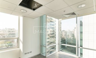 Oficina en Arriendo en A pasos del Parque Arauco