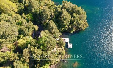 Exclusiva y acogedora casa de campo en preciosa laguna privada de 15 ha.